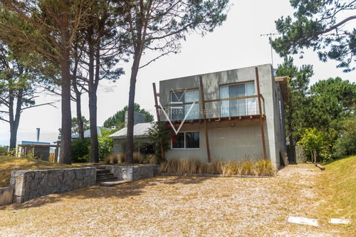 Venta Casa 5 Dormitorios En Pinar Del Faro José Ignacio Distribuida En Tres Plantas (pfh13)