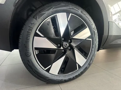 Volvo Ex40 Plus P6