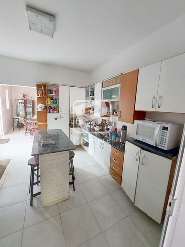 Imagem 6 de 15 de Casa 5 Dormitórios Para Locação Anual Em Balneário Camboriú - 5921
