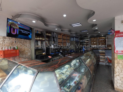 Raiza Suárez Vende Excelente Local Comercial Ubicado Parroquia Concepción 2 4 1 1 5 9 4 Posee 82mts, 1 Baño Luz Vitrifica, 2 Puestos De Estacionamiento.