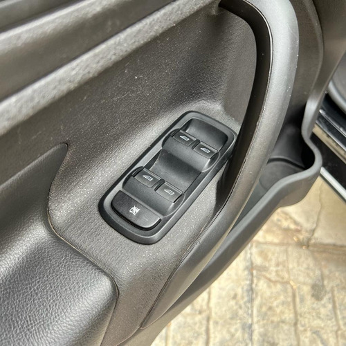 Imagen 17 de 25 de Ford Fiesta Kinetic Design 1.6 Titanium Powershift 120cv