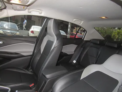 Chevrolet Onix 1.0T Premier Sedan At
