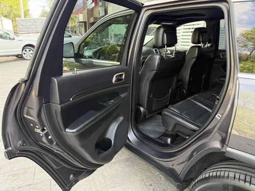 Jeep Grand Cherokee 3.6 Limited Lujo V6 4x2 At