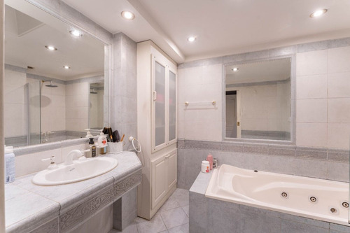 Venta Triplex 7 Amb Pileta/jardin/cocheras
