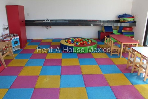 Lomas De Juriquilla Se Renta Casa Con 3 Recamaras Y Cuarto De Servicio Qh-3517/1191