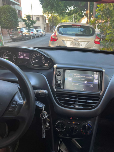 Imagen 8 de 9 de Peugeot 208 2016 1.6 Allure Touchscreen