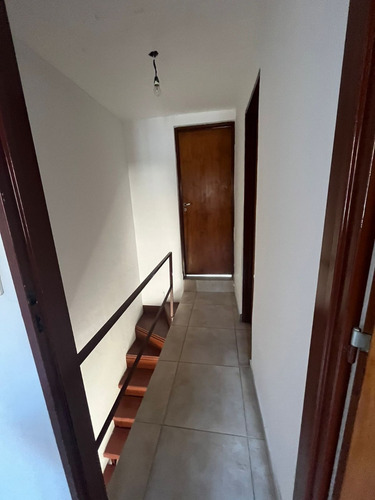 Duplex De 3 Ambientes Con Patio En Lomas Del Mirador