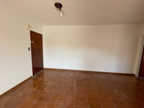 Imagen 2 de 11 de Venta - 3 Ambientes En Barrio La Coca Cola Con Escritura!