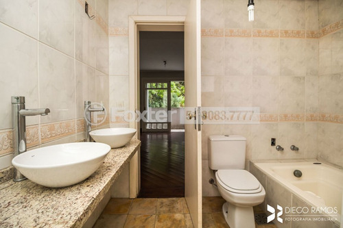 Casa Em Condomínio, 3 Dormitórios, 207.56 M², Pedra Redonda - 204479