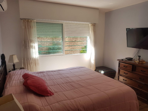 Dueño Vende Gran Casa Con Monoambiente Completo Al Fondo. Piscina Calefaccionada. Espectacular , Funcional, Muy Luminosa Y Segura