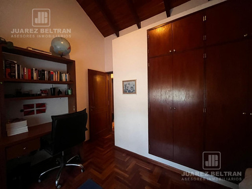 Venta - Casa De 3 Dormitorios Con Cochera Y Pileta - Guayaquil 1010 - Villa Allende