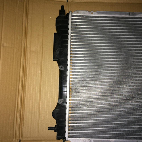 Imagen 3 de 4 de Radiador Renault Clio 1 Sin A/c