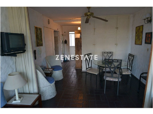 Apartamento En Mansa, 1 Dormitorios