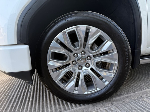GMC Sierra 6.2 Denali Dvd At