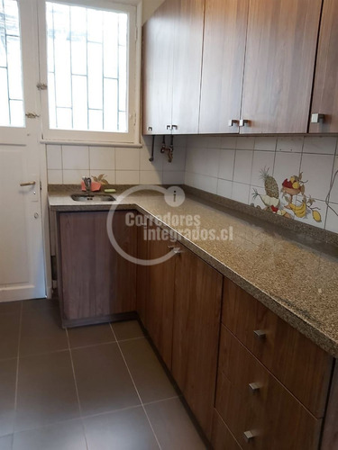 Casa En Arriendo De 4 Dorm. En Las Condes Metro E. Militar