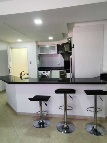 Imagen 4 de 13 de María Meléndez Vende Lujoso Apartamento El Parral Res Merlot