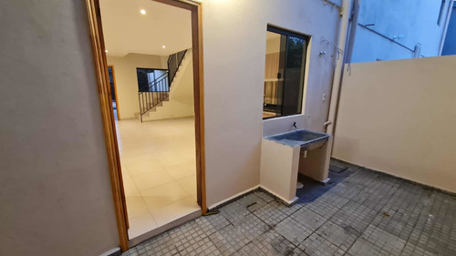 Imagen 8 de 12 de Casa Tipo Duplex A Estrenar 3 Dormitorios 1 En Suite Imprdbl
