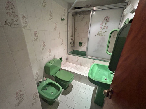 Casa En Alquiler En Excelente Zona De 5amb Con Dependencia Y Escritorio En Villa Devoto