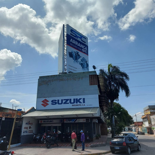 Imagen 2 de 12 de Edificio Comercial Av Ayacucho Maracay Con Constitucion Arag