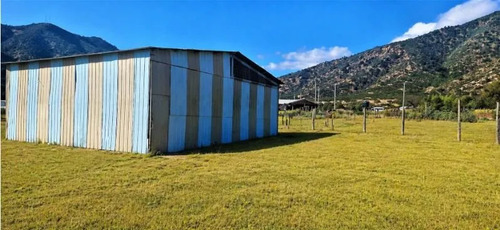 En Venta, Parcela De 5.000 M2., Con Casa De 2 Dormitorios, E