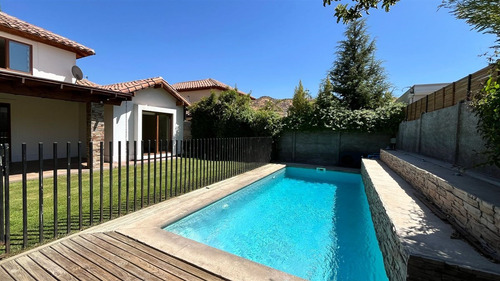 Casa En Venta 4d, Chicureo, Colegio Pedregal Y San Anselmo.