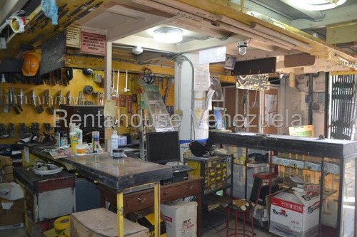Atención Emprendedores Y Empresarios. Llega Al Mercado Este Excelente Local Comercial, Adaptable A Cualquier Ramo Y Con Una Envidiable Ubicación, Céntrica Y En Una De Las Avenidas Más Conocidas De La