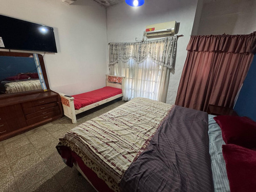 Casa 3 Ambientes En Venta En Castelar Sur