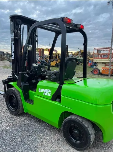 Autoelevador Sampi 3500kg Torre Triple C/desp Motor Izusu
