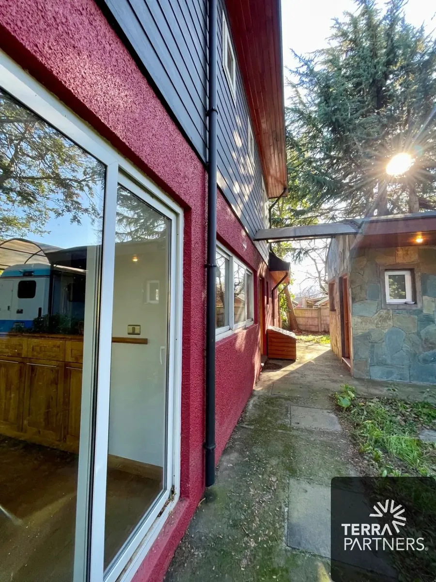 Imagen 4 de 13 de Venta Casa Centro De Pucón Con Estacionamiento