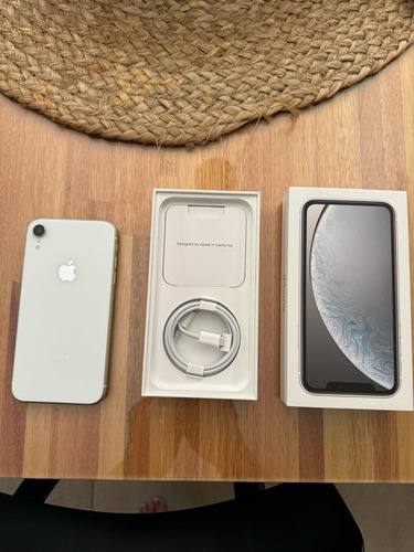 Celular iPhone XR