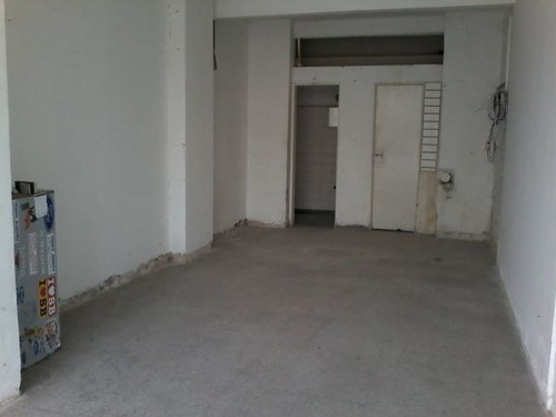 Imagen 2 de 4 de Local En Alquiler Sobre Chiozza (sujeto A Disp. Sanitarias)