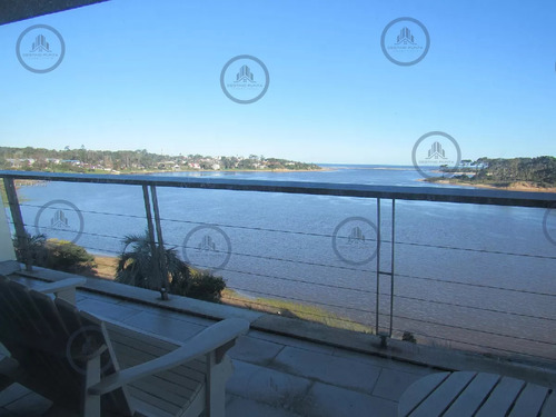 Apartamento En La Barra 3 Dormitorios Con Vista Directa Al Mar, En Venta