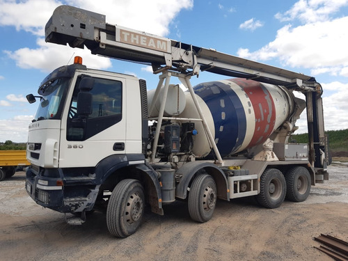 Iveco Trakker 360 8x4 Hormigonero