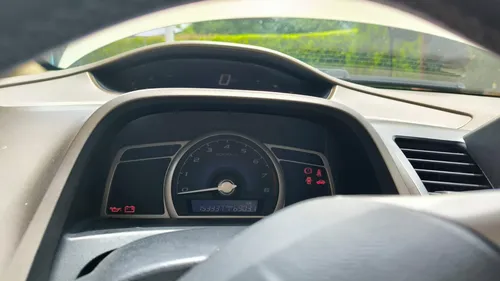 Honda Civic 1.8 Ex 4 p