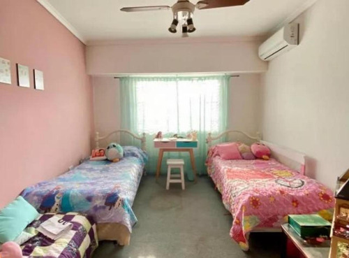 Casa En Venta - 4 Dormitorios 2 Baños - 170mts2 - Ramos Mejía