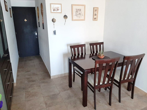 Imagen 4 de 12 de Venta - Departamento - Amplio Ambiente Contra Frente Abierto, Reciclado