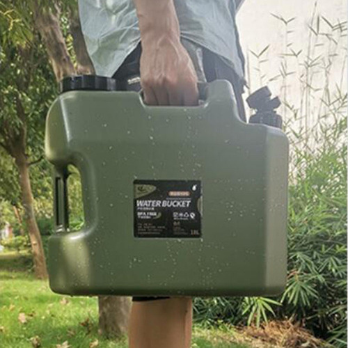 Outdoor Drinking Water Bucket With Faucet Pitcher