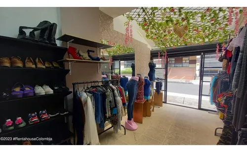 Comercial En Nuevo Country Rah Co: 25-1295