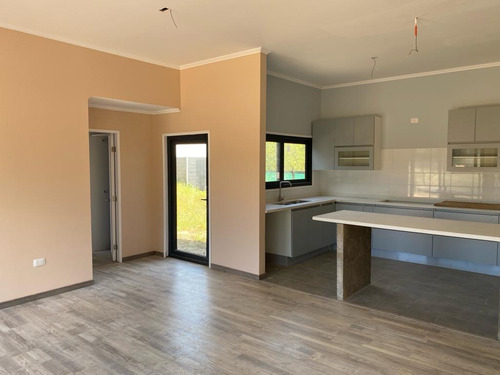 Casa Nueva Con Excelente Ubicación