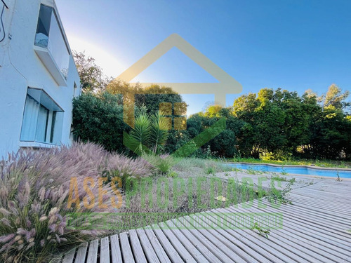Oportunidad De Casa En Venta En Comndominio 5d 3b