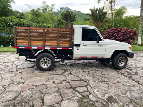 Toyota Land Cruiser 4.5 Elite Lc200