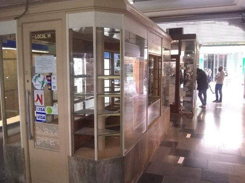 Imagen 2 de 12 de Alquiler Gondola En Galeria Pasaje Central B° Centro.