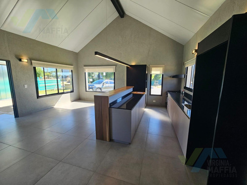 Casa En Venta- Barrio Cerrado Santo Tomás - Pilar