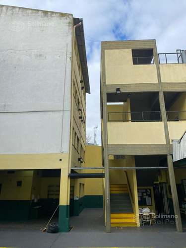 Local / Oficina / Instituto Educativo En Olivos