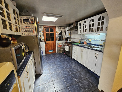 Casa Esquina Con Local Comercial, Comuna De Independencia