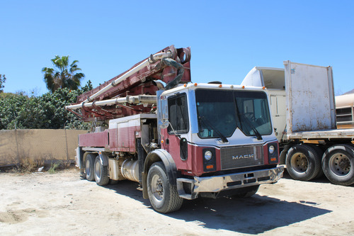 Camion Mack Con Bomba Pluma Putzmeister De 36 Metros
