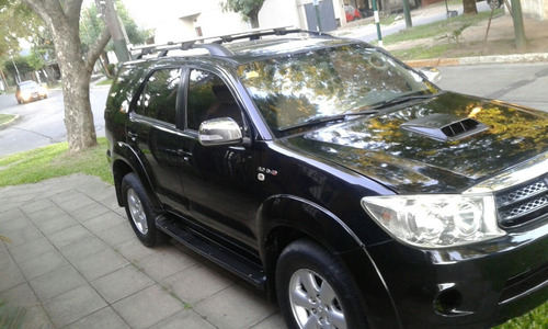 Toyota Hilux Sw4 4x4 Automática 7 Asientos Cuero Permutaría
