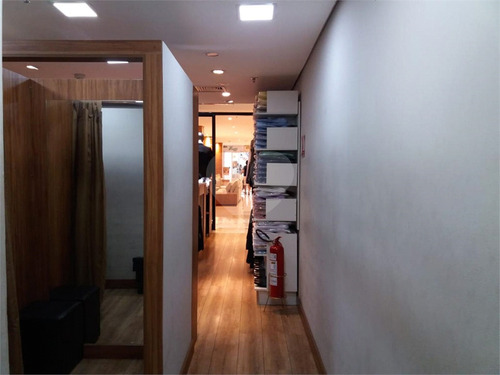 Imagem 5 de 19 de Ponto Comercial No Shopping Ibirapuera Piso Campo Belo. - Reo654673