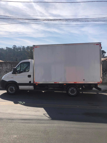Imagem 3 de 5 de Iveco 35s14