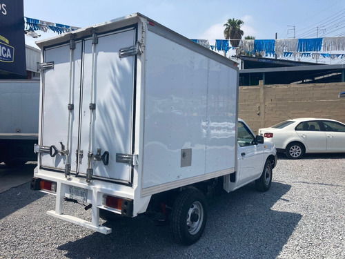 Imagen 13 de 14 de Nissan Np 300 2014 Caja Seca